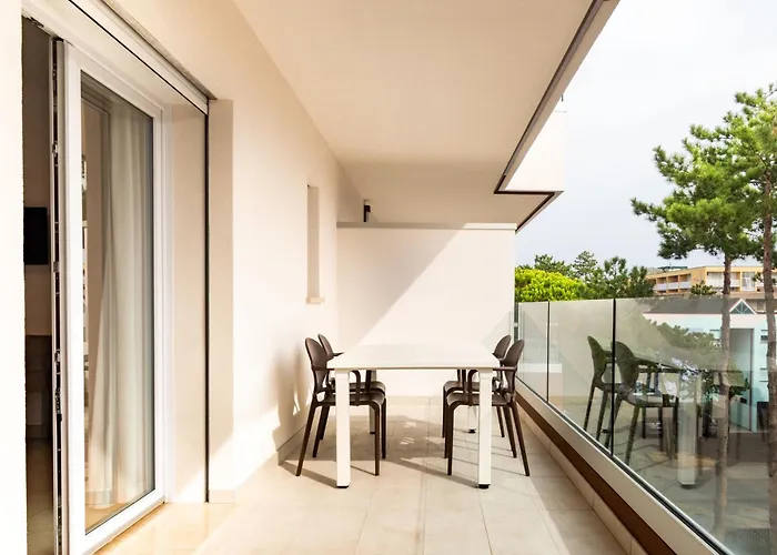 Iris Suite-2 By Interhome